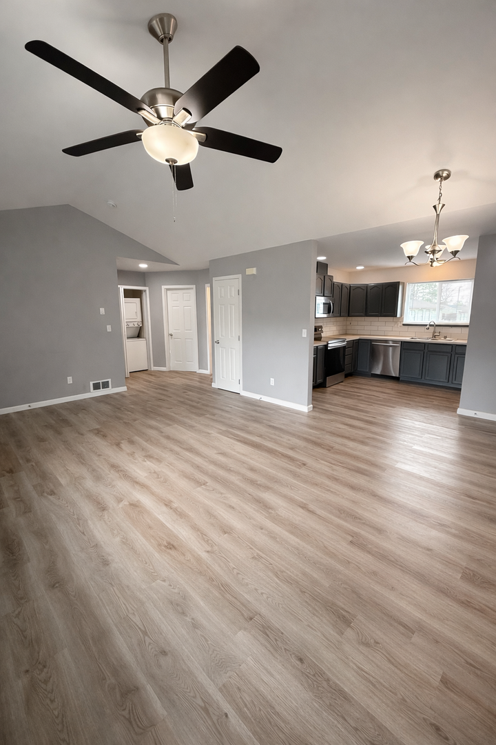 Hoquiam Apartment: 1015 Lincoln Street