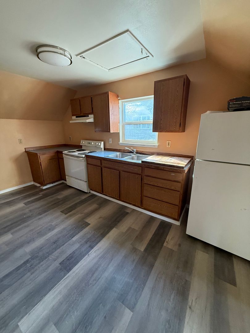 Aberdeen Apartment: 220 N "D" Street