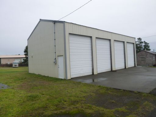 Large Storage Bay