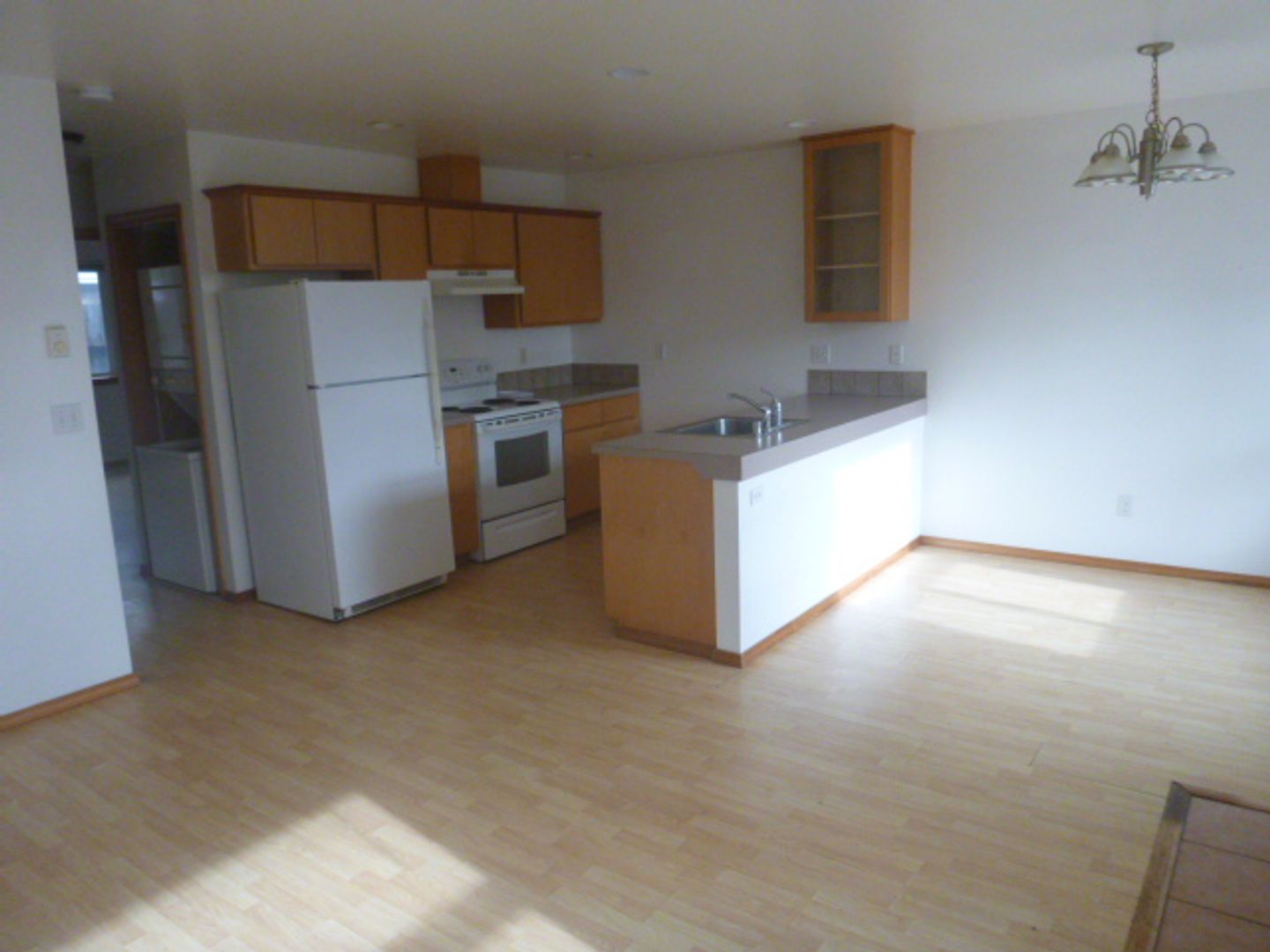 Ocean Shores Apartment: 1030 Mt. Olympus Ave SE