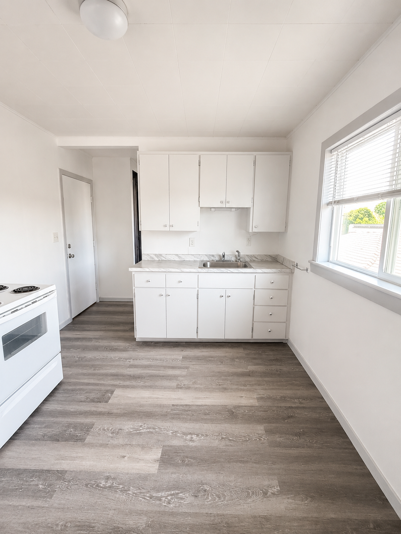Hoquiam Apartment: 520 Karr Street