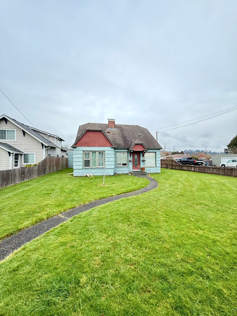 Aberdeen House: 2100 Bay Ave