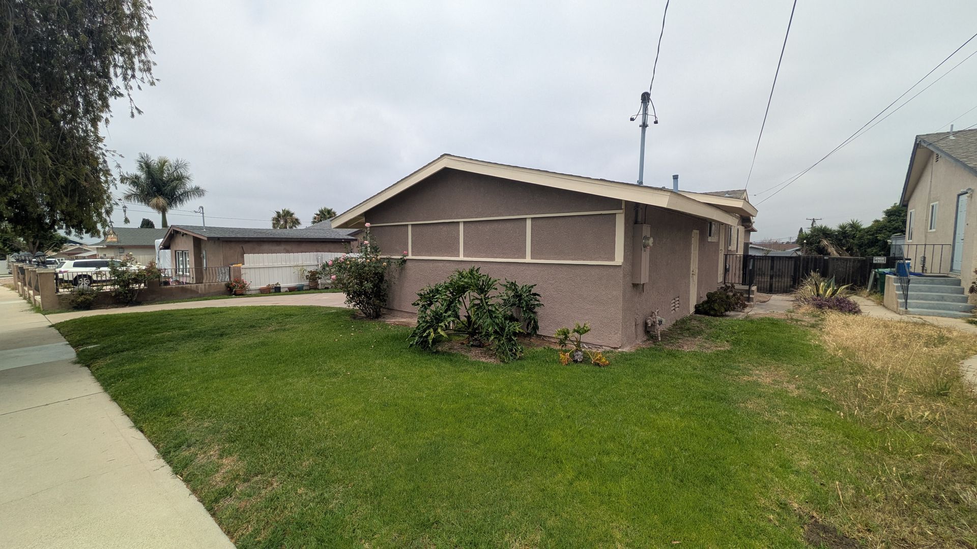 San Diego House: 5778 Roswell St