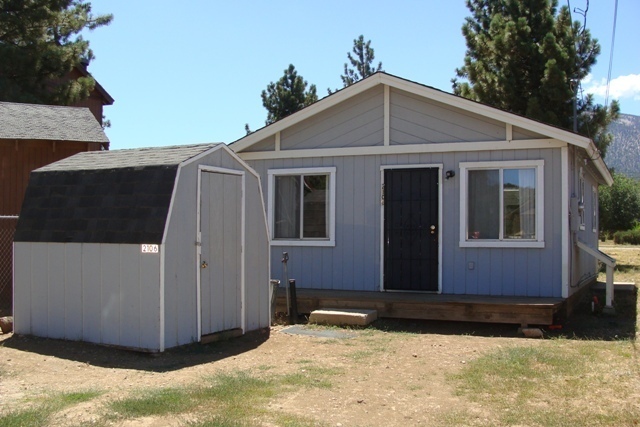 Big Bear City House: 2106 7th Lane