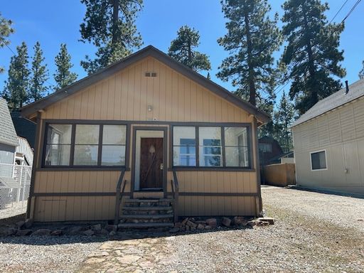 1 bed / 1 bath with car garage – photo 1
