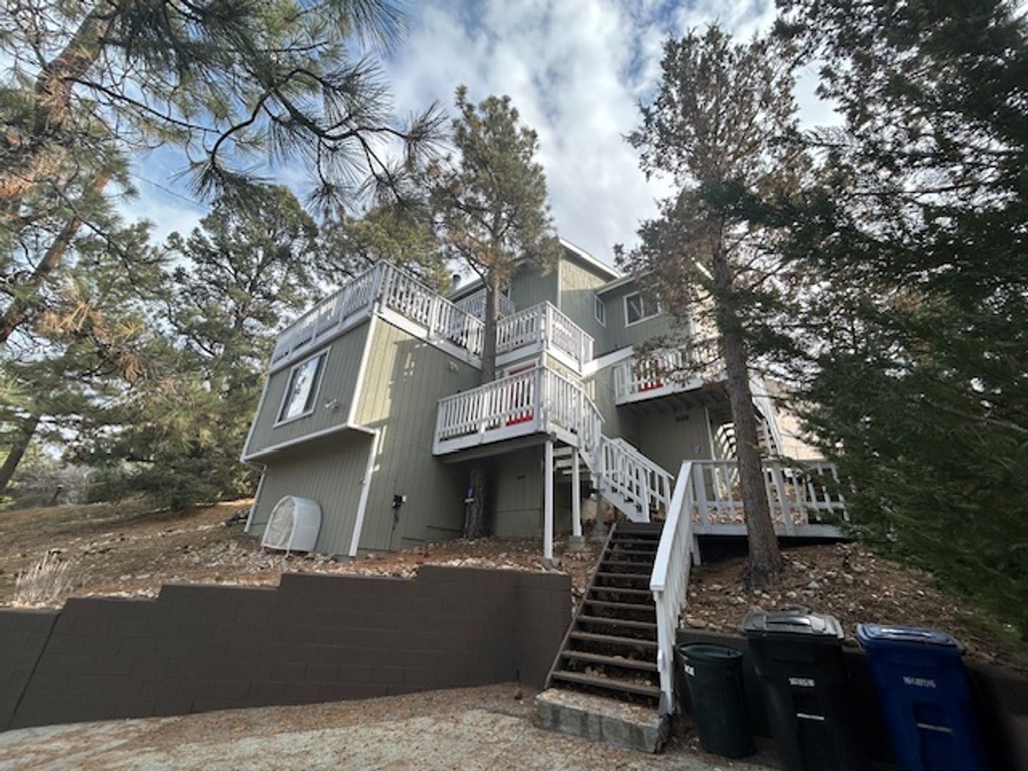 Big Bear City House: 716 Barret Way