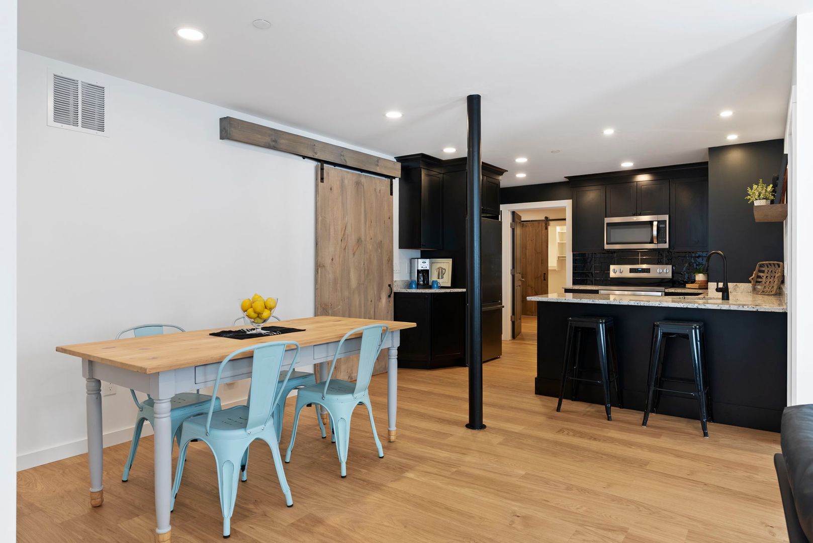 Middletown Apartment: 179 Butternut Street