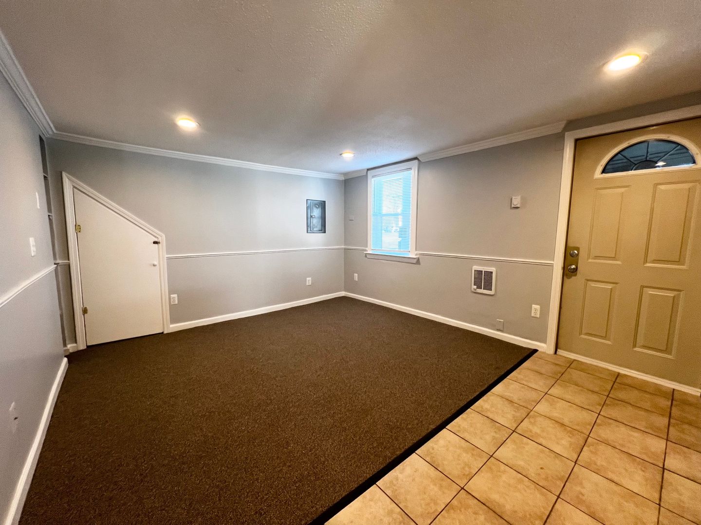 Middletown Apartment: 204 South Main Street