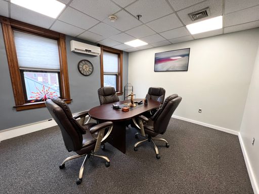 3 office suite in the heart of Middletown – photo 1