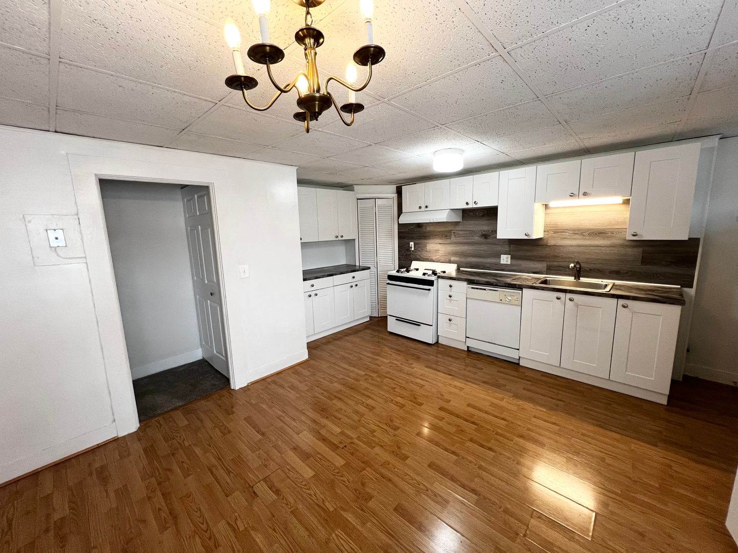 Middletown Apartment: 143 William Street