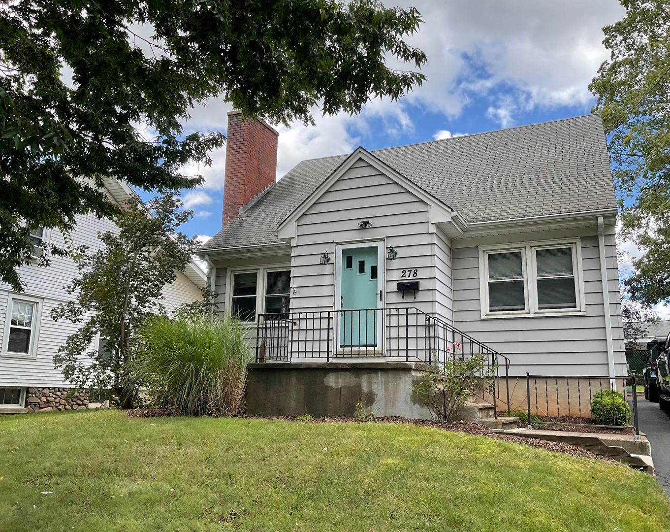 Wallingford House: 278 N. Elm Street