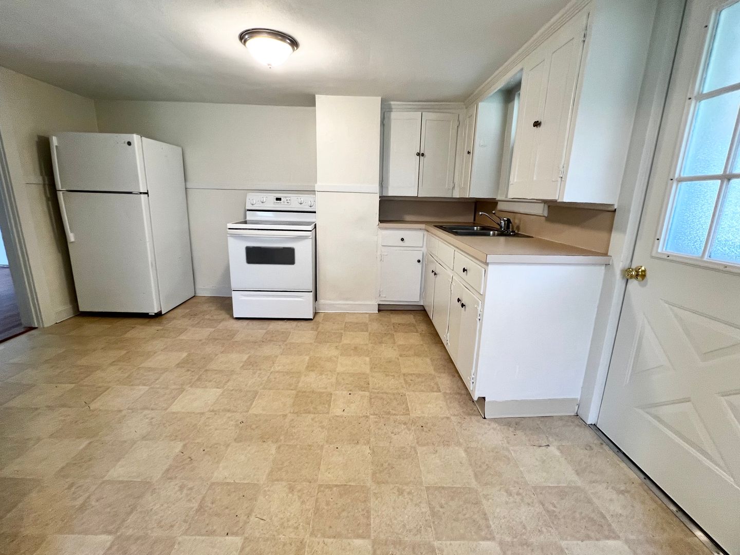 Middletown Apartment: 565 East Main Street