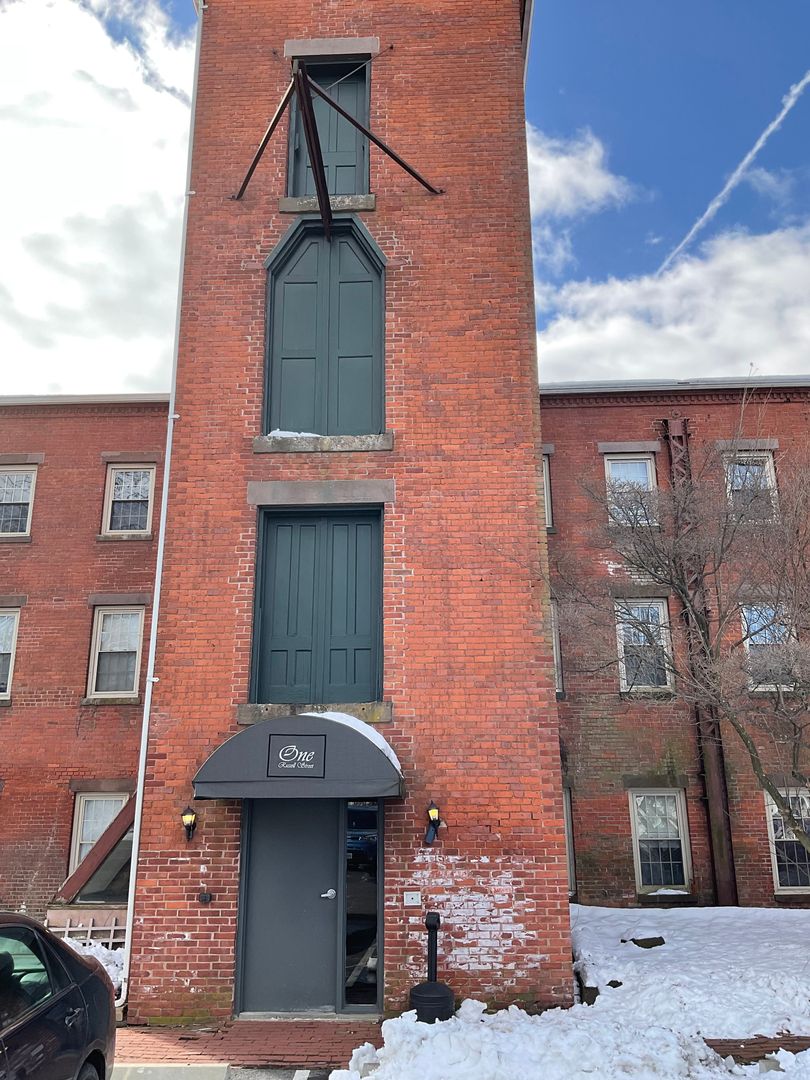 Middletown Condo: 1 Russell Street