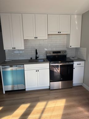 Luxury ADUs – 1 Bedroom Available in May – photo 1