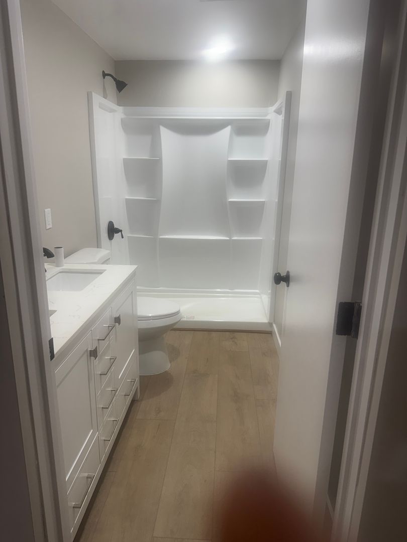 Oakland Apartment: 1985 Pleasant Valley Ave