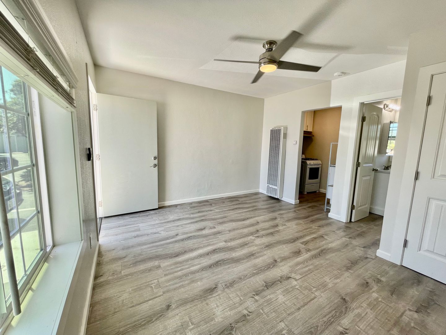 Oceanside Apartment: 2001-2003 S Coast Hwy