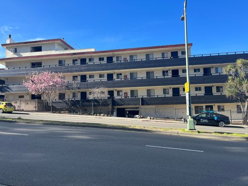 1 Bed / 1 Bath Living in Oakland – photo 1