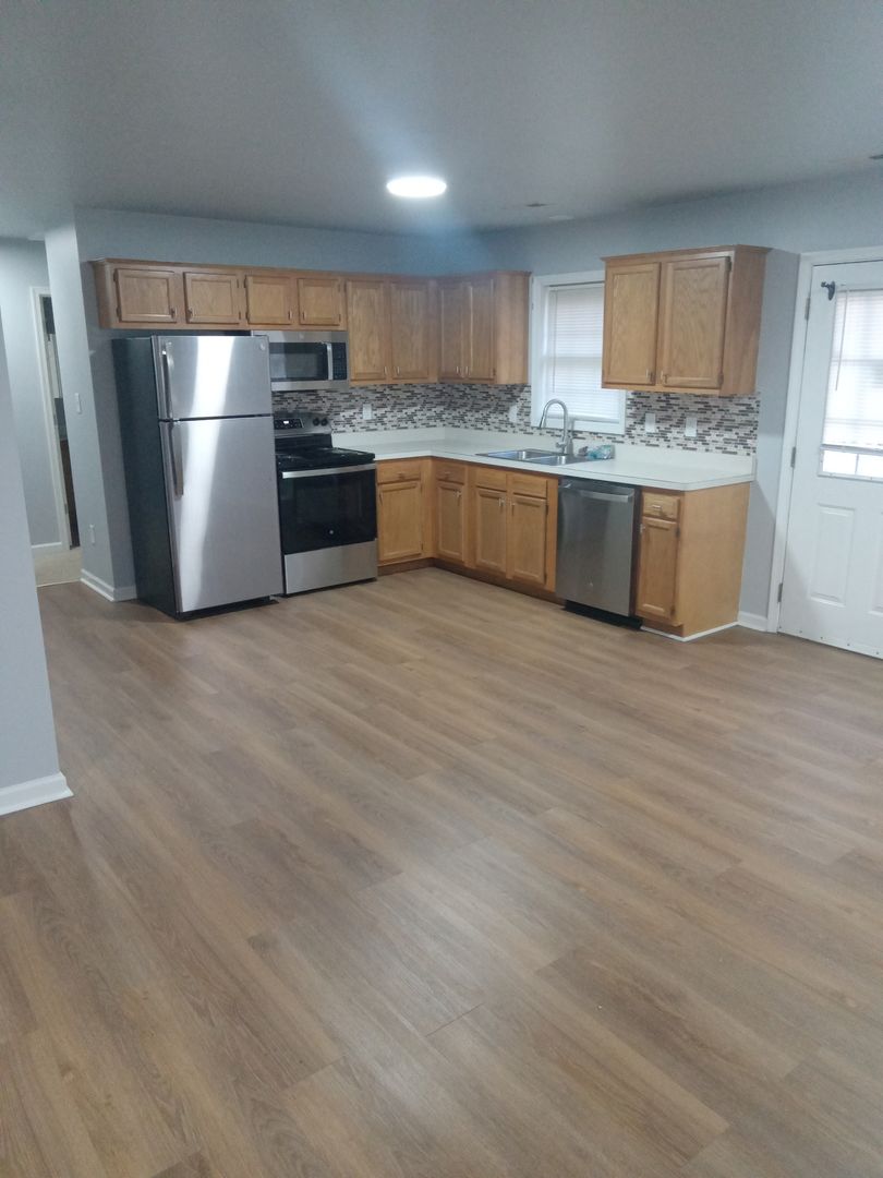 Dunnsville Apartment: Howerton Road