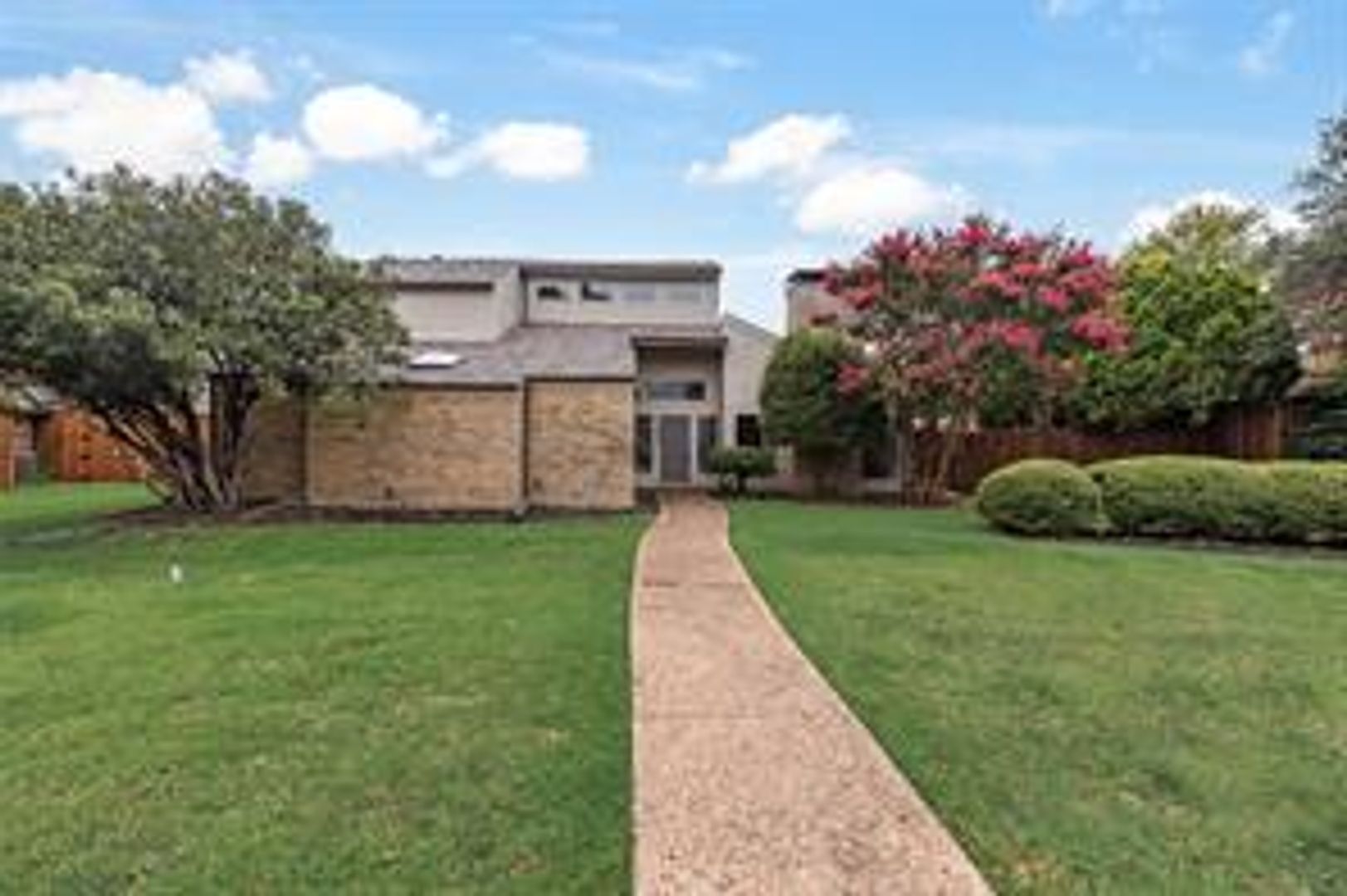Plano House: 2004 Carmel Dr