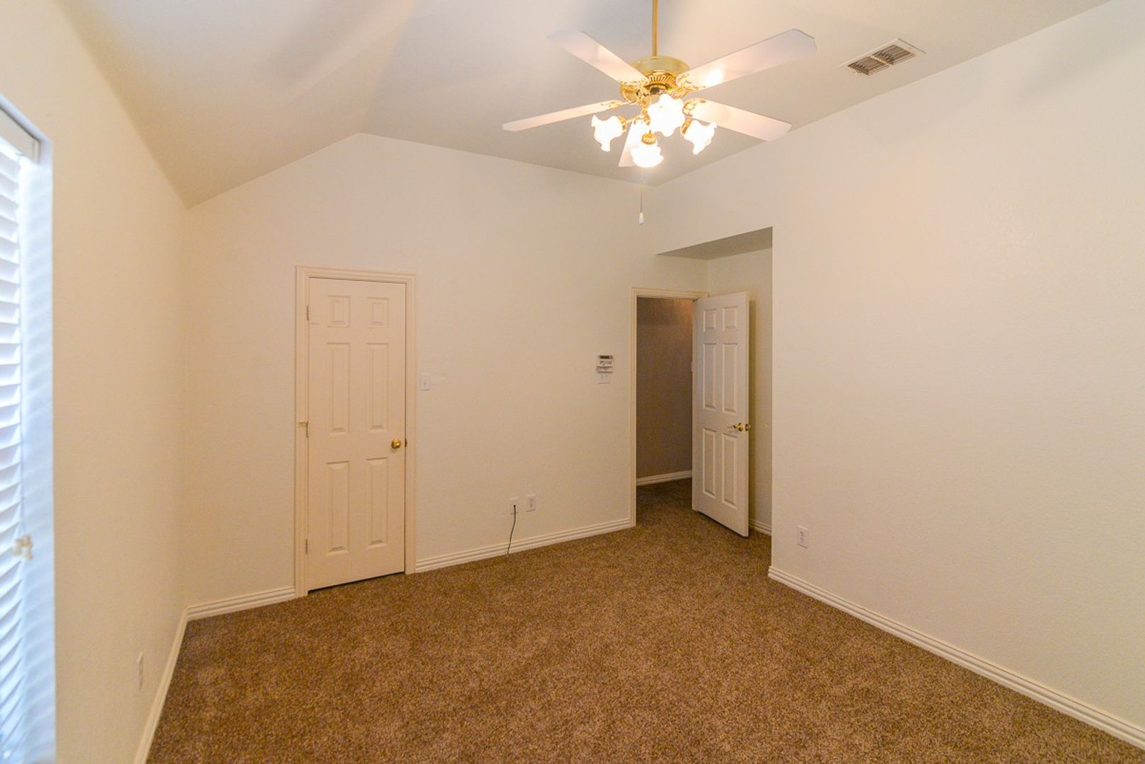 Rowlett House: 9605 Pinehurst Dr