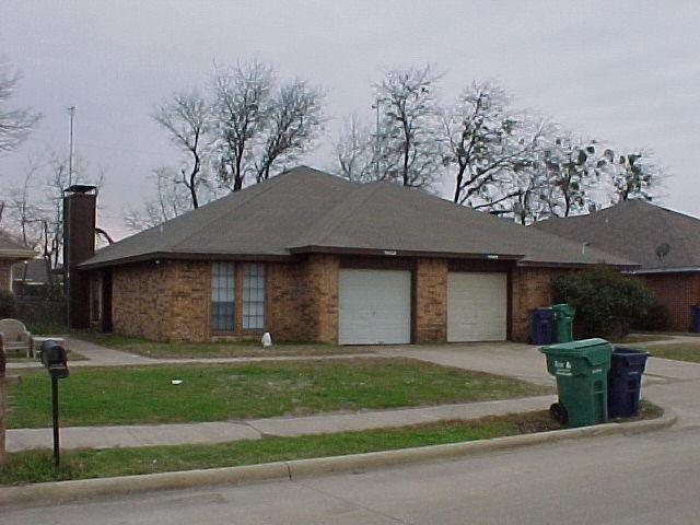 Rowlett House: 7402 Amherst #A