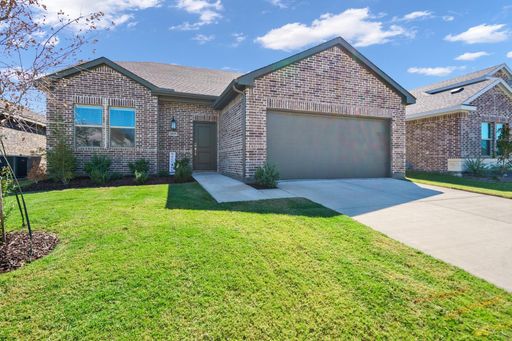 Beautiful 2 story home in Seagoville
