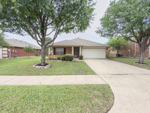 Forney home in Mustang Creek Neighborhood! – photo 1