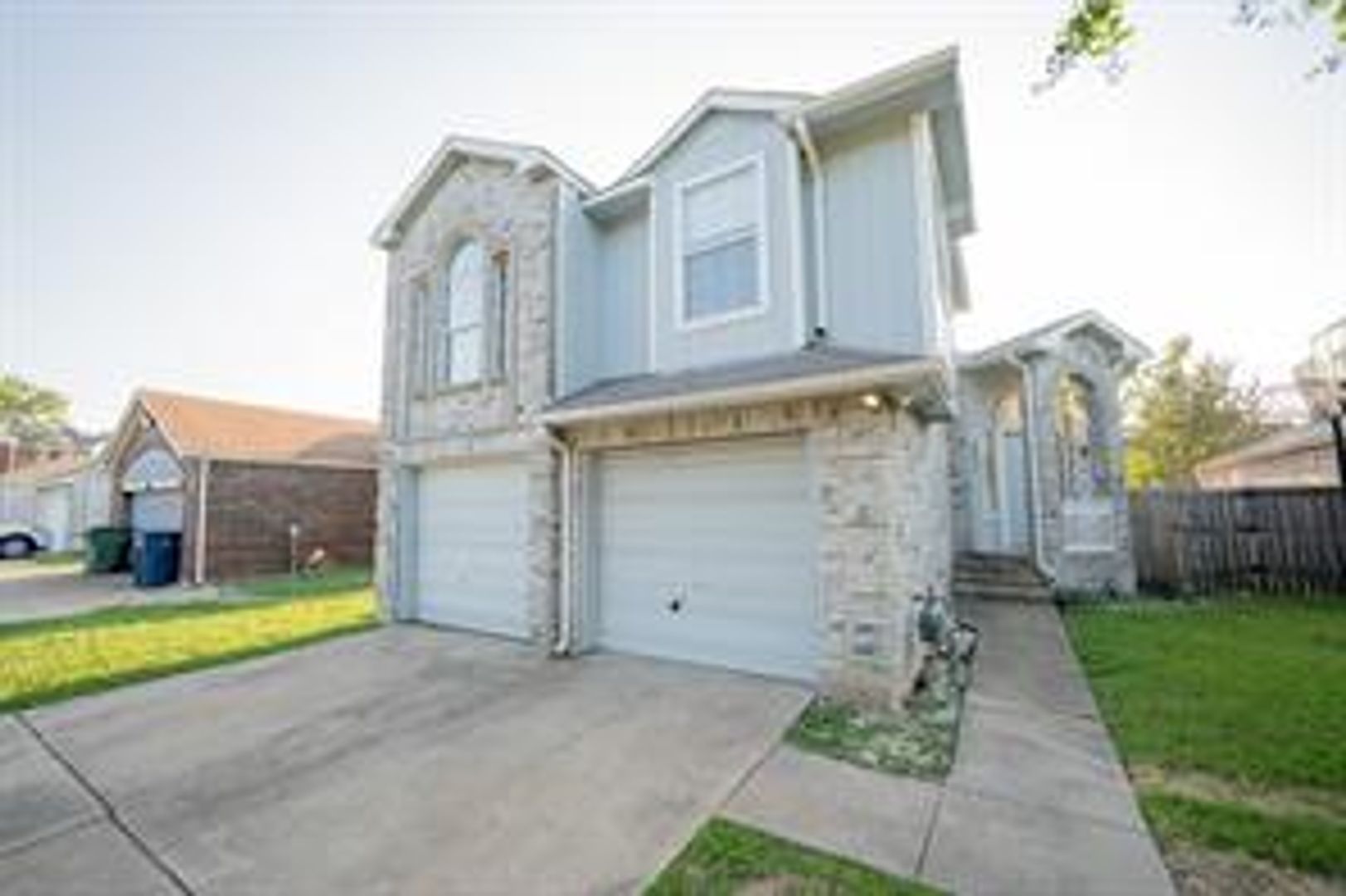 Garland House: 5203 Wolverton Court