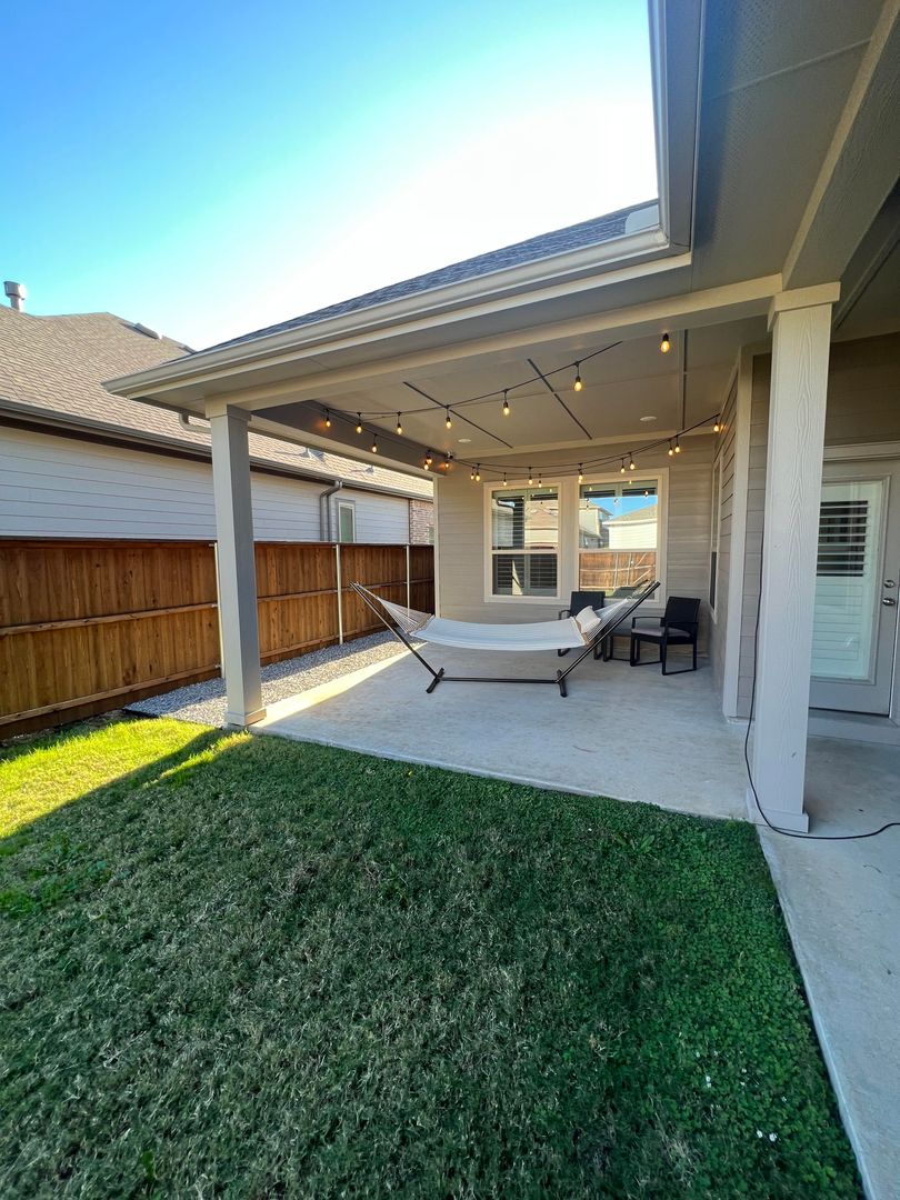 Rowlett House: 9208 Crockett