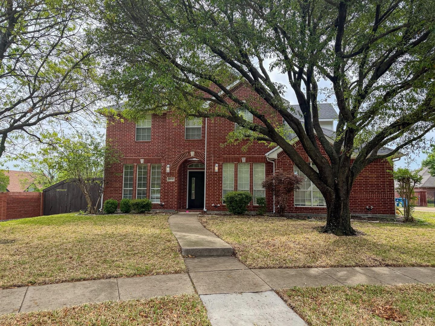 Rowlett House: 3214 Blair Oak Drive,