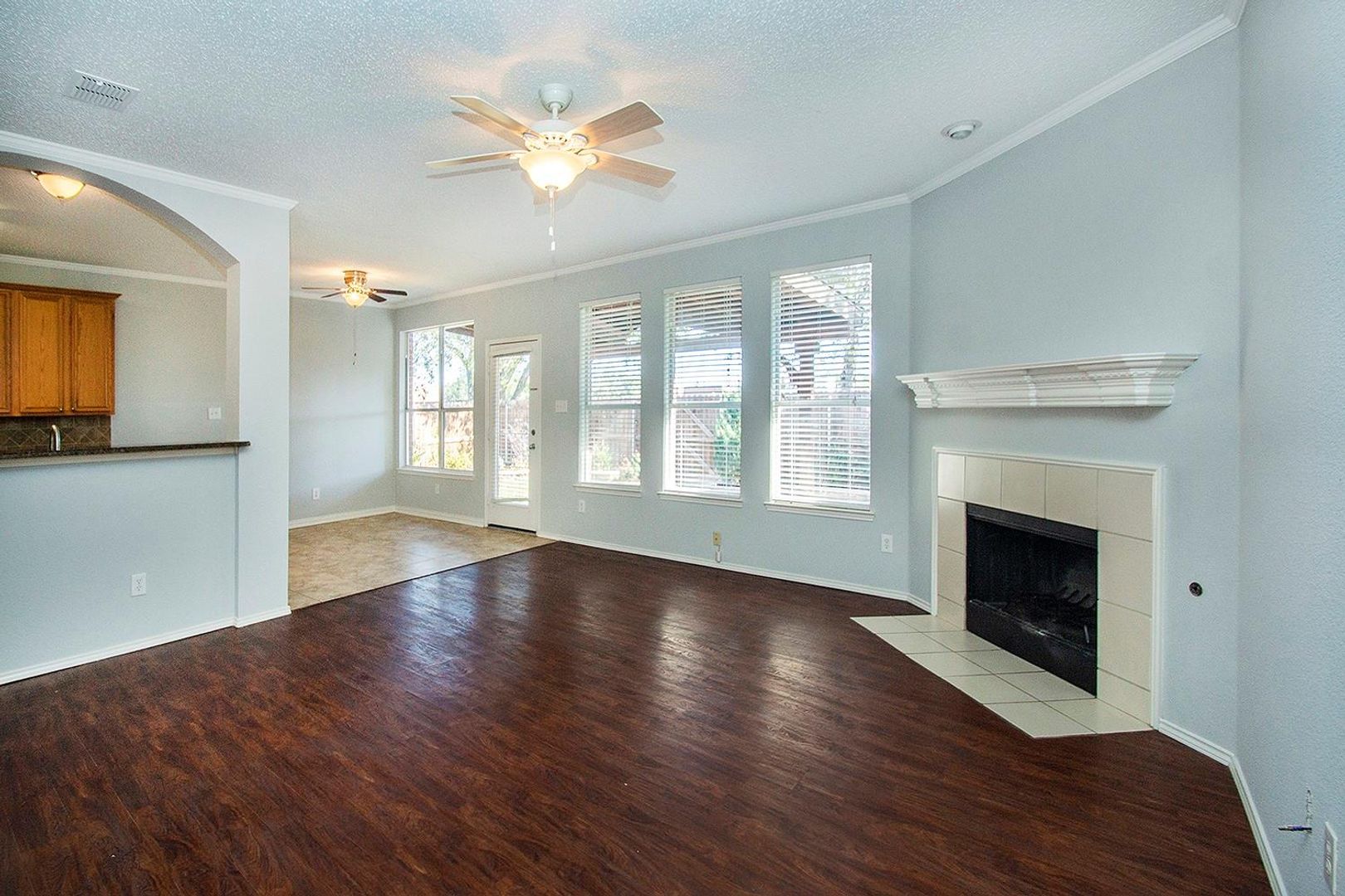 406 Leameadow Dr 3 of 12