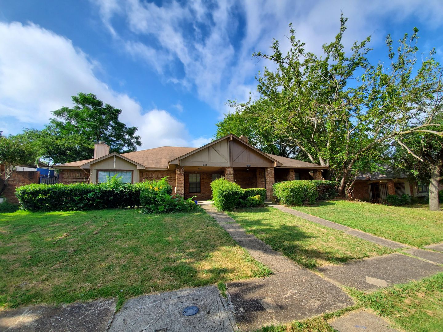 Dallas House: 10212 Hillhouse