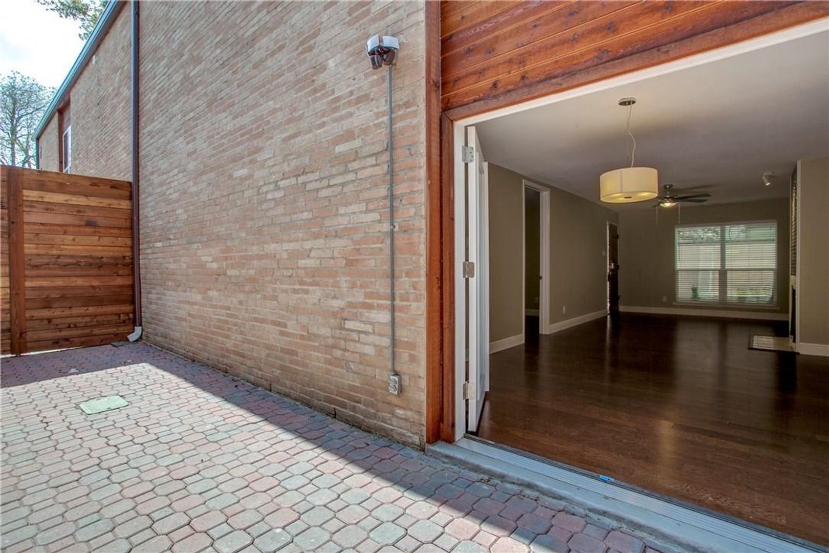 Dallas House: 4035 Holland Ave #1