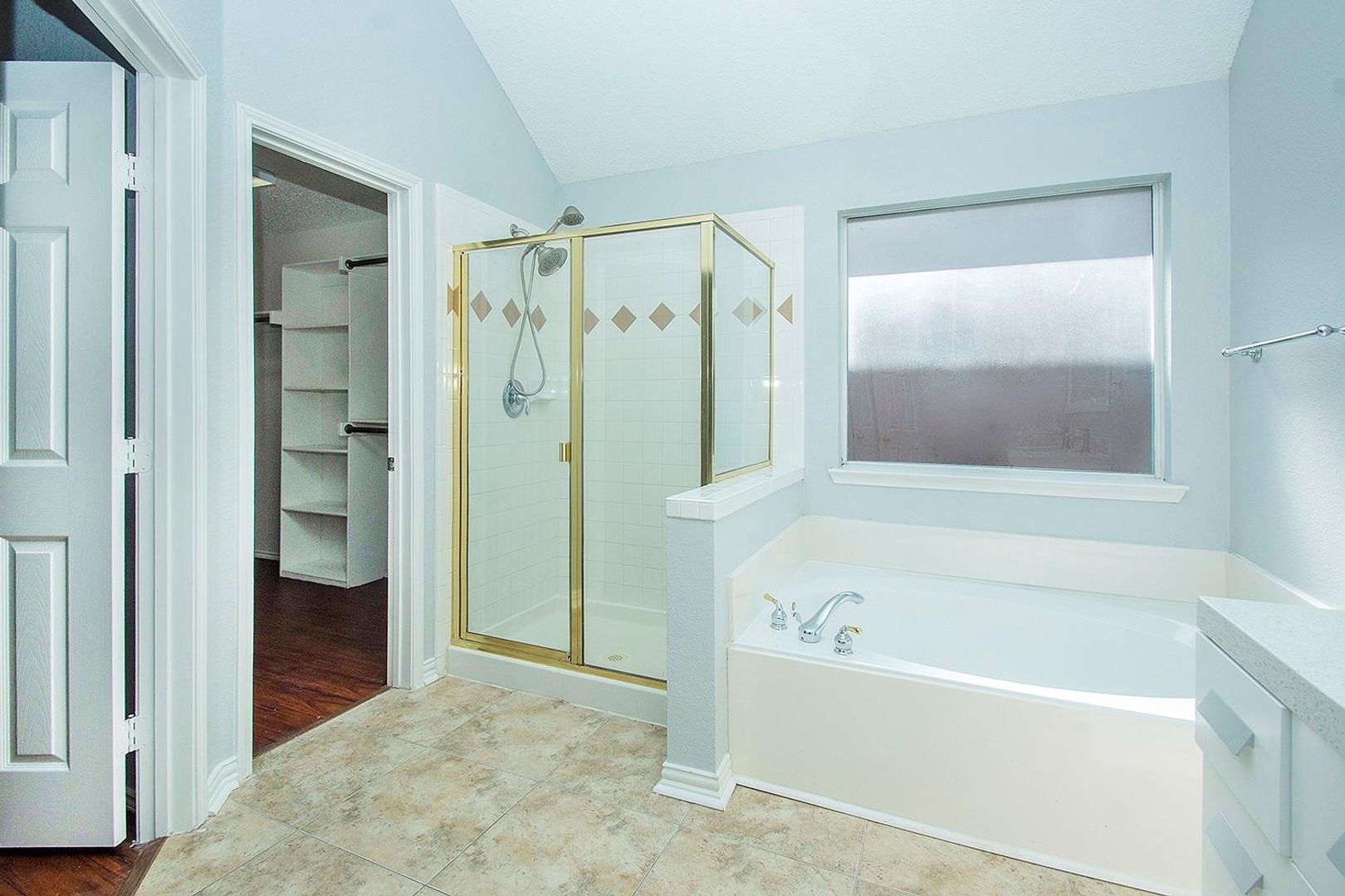 Allen House: 406 Leameadow Dr