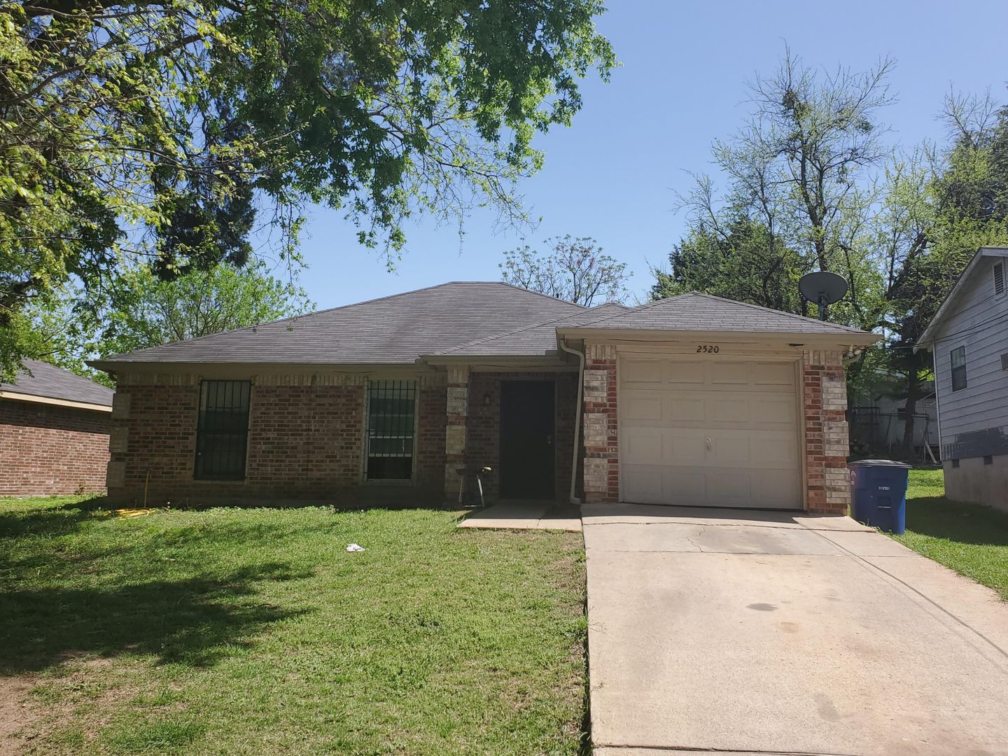 Dallas House: 2520 Kirkley St