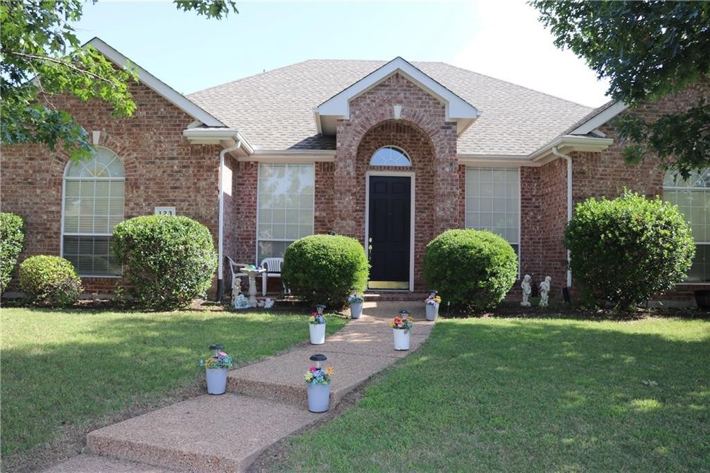 Murphy House: 123 Hillcrest Dr