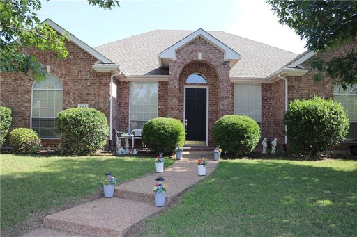 Spacious 4 bedroom home in Murphy!