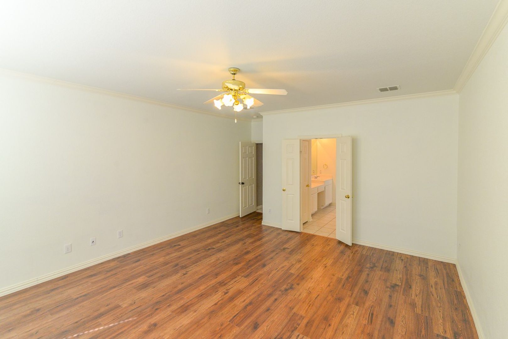 Rowlett House: 9605 Pinehurst Dr