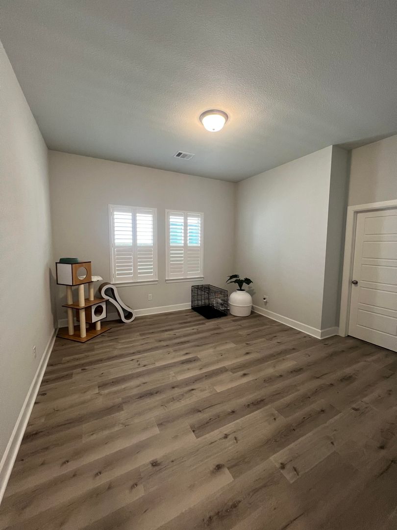 Rowlett House: 9208 Crockett