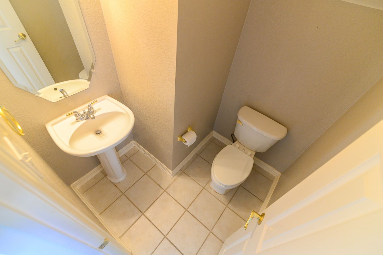 Rowlett House: 9605 Pinehurst Dr