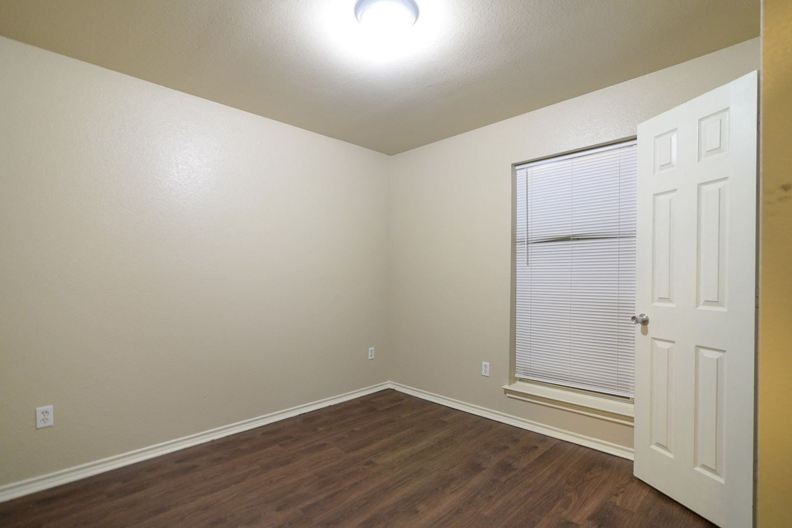 Dallas House: 2419 Talco Dr