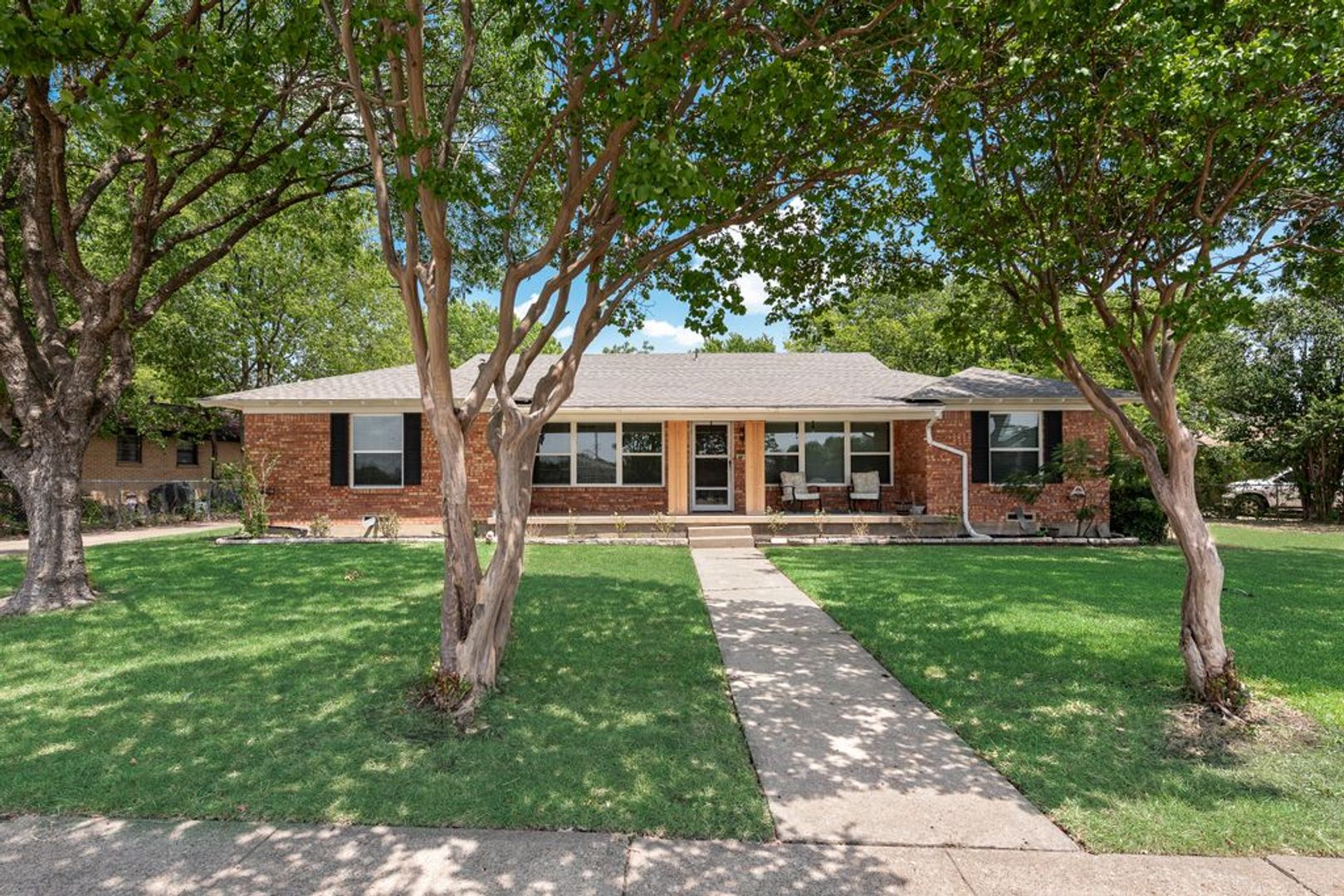Dallas House: 9506 Mercer