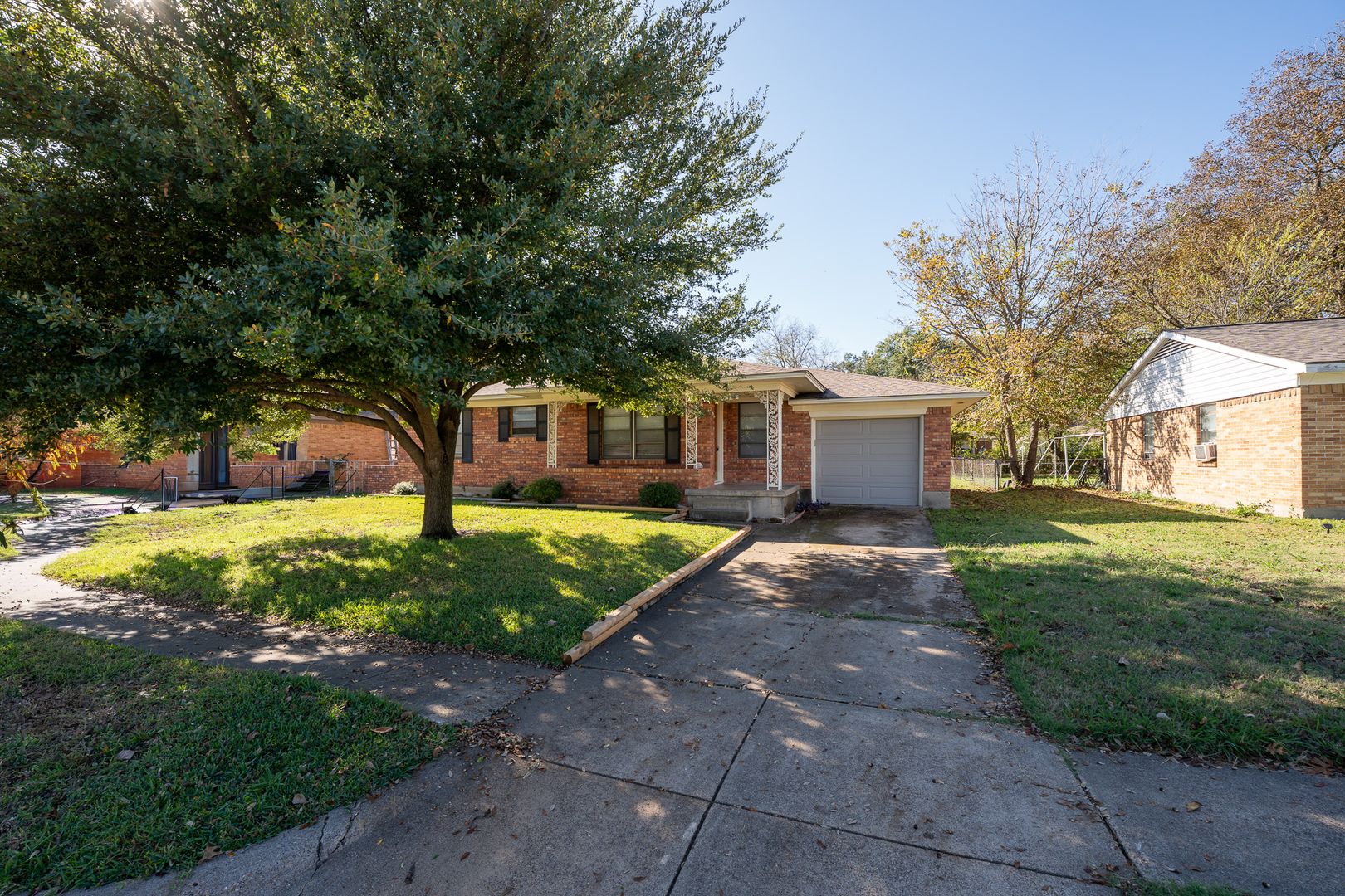 Wylie House: 310 Hilltop Lane