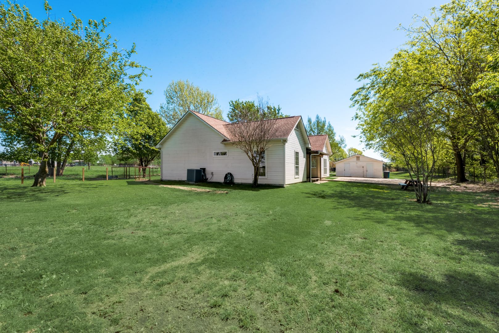 McKinney House: 5893 FM 1827