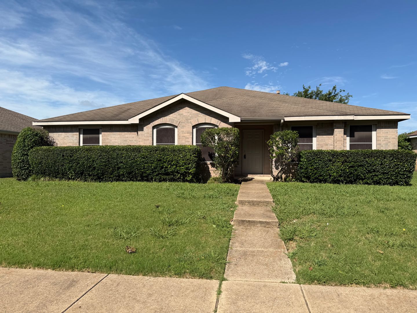 Lancaster House: 111 Palm Dr