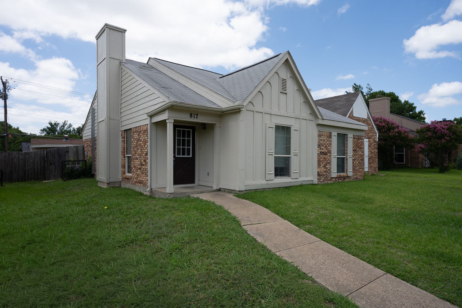 Mesquite House: 817 Denmark Dr