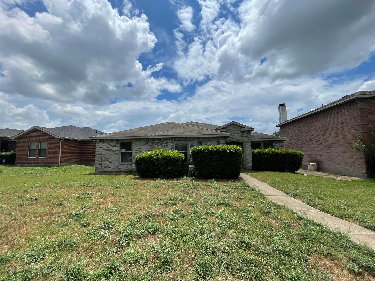 Lancaster House: 1420 Bumble Bee Dr