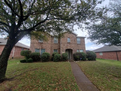 Spacious 5 bedroom home with updates in Lancaster