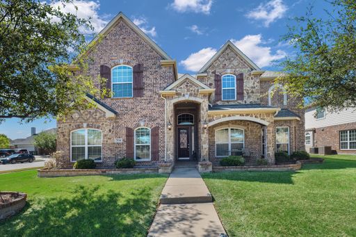 5 bedroom home in Murphy!