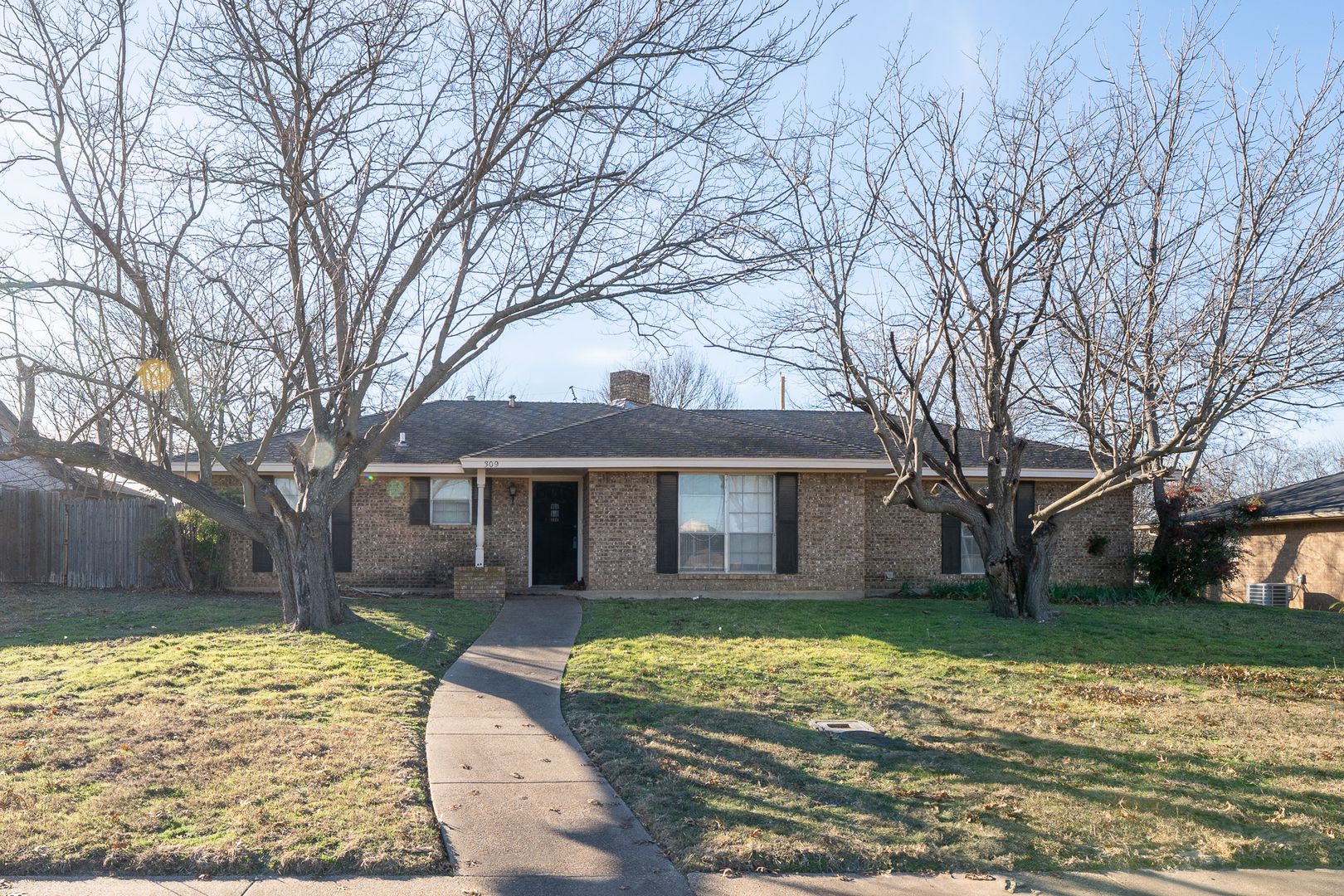 DeSoto House: 309 Brookview